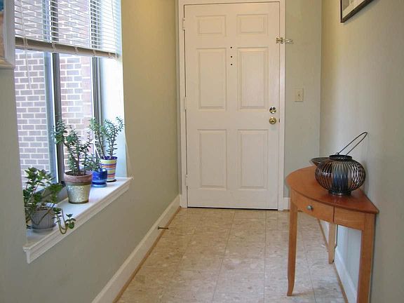 3rd image of 1050 N Stuart St APT 222