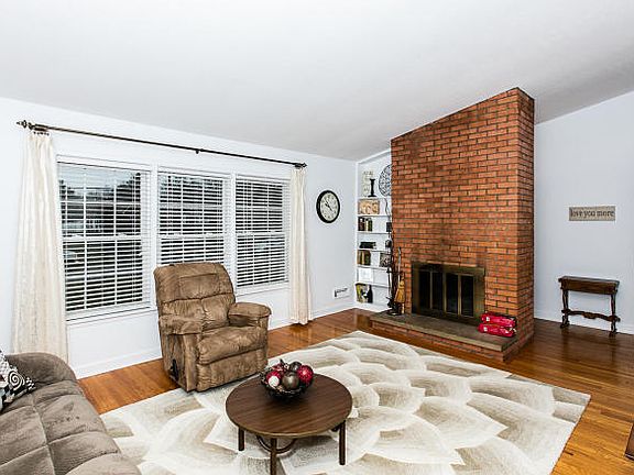 5th image of 10226 Dodge Ln