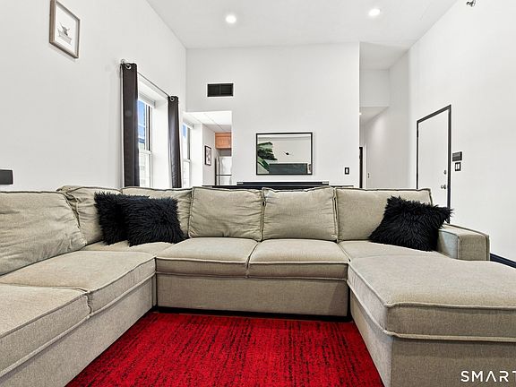 5th image of 196 Crown Street #502