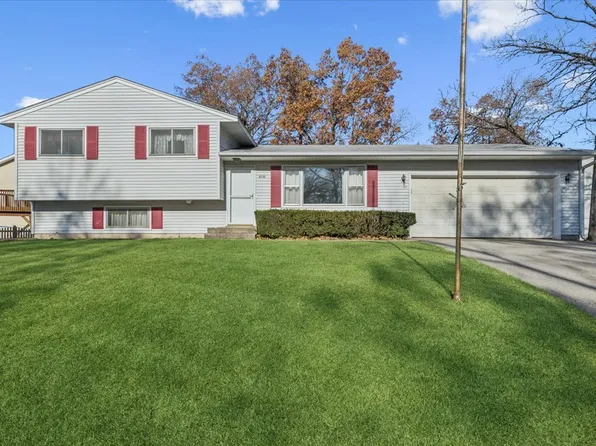 8518 Coral Rd, Wonder Lake, IL 60097