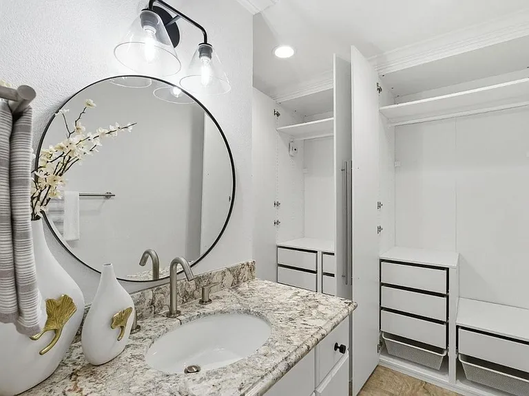 3335 La Mesa Dr — Photo 15
