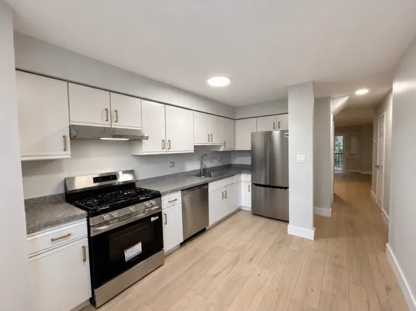 1414 Whitney Ave APT E3, Hamden, CT 06517