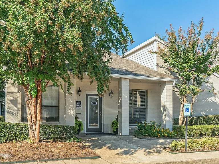 Welcome to Riverwalk Apartments!