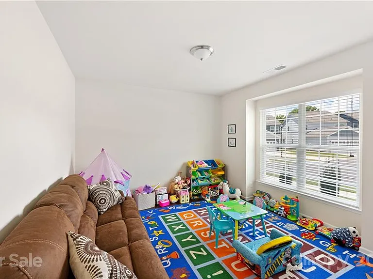 4020 Whittier Ln — Photo 16