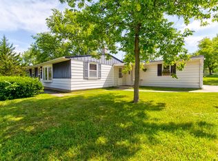 10024 Saratoga Dr, Caledonia, WI 53108