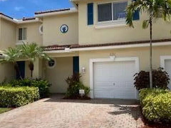 2757 S Evergreen Cir, Boynton Beach, FL 33426