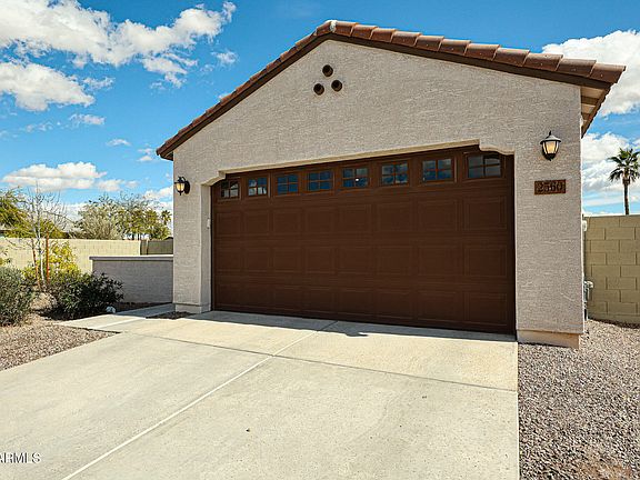 2nd image of 2560 N MORRISON Avenue