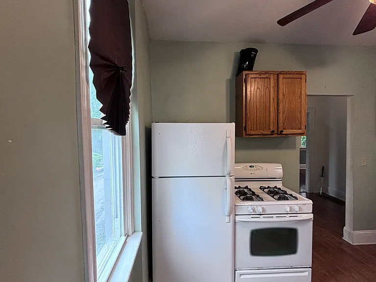 132 Clinton St — Photo 13
