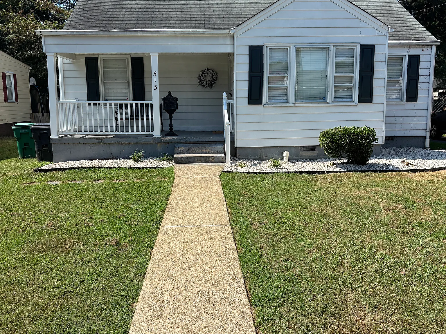 3 bed, 1024 sqft, $1,350 — Photo 1