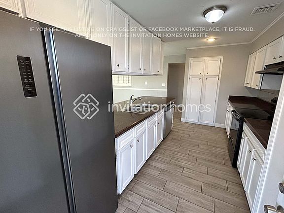 4th image of 4027 W Palmaire Dr