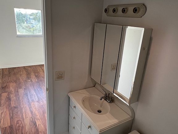 5th image of 1400 NE 54th St #1-1-303