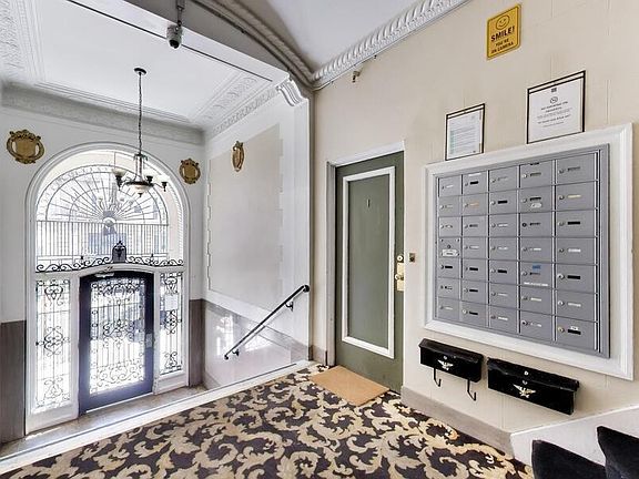 3rd image of 666 Ofarrell St APT B