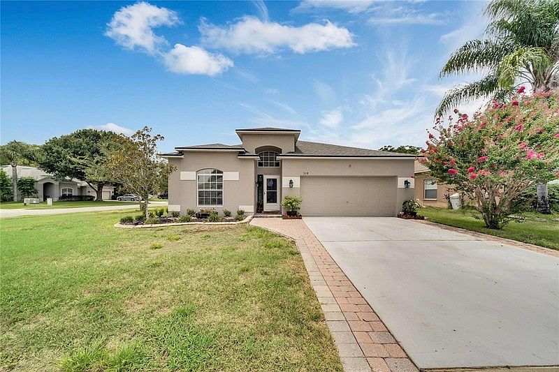 1st image of 318 Clydesdale Cir