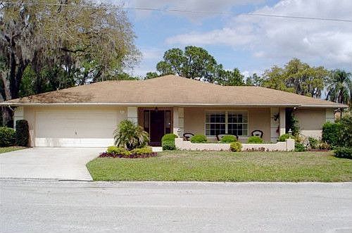 1st image of 221 Coleman Dr E