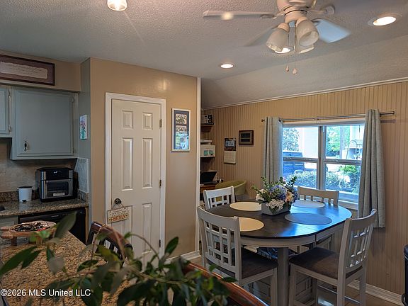 3rd image of 258 Highpoint Dr