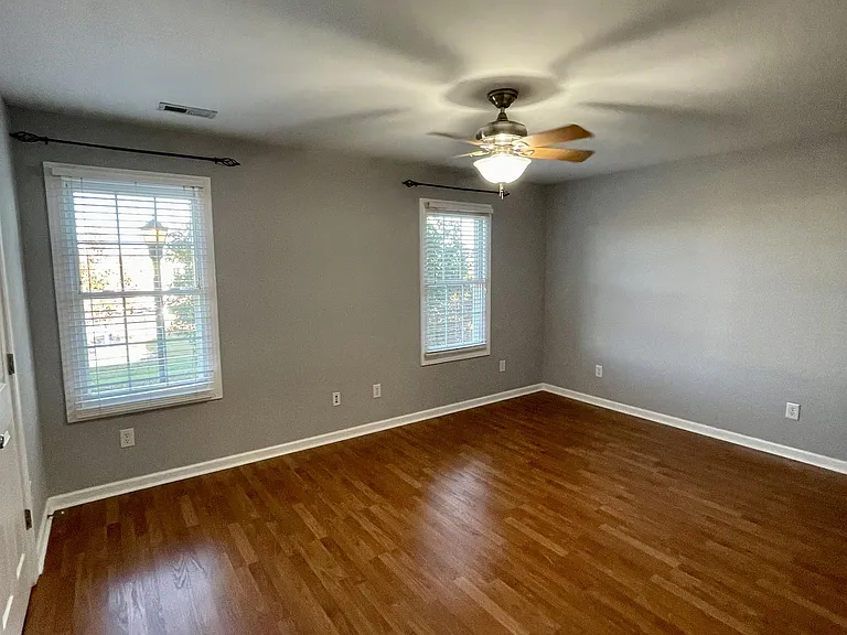 218 Colonnade St — Photo 15
