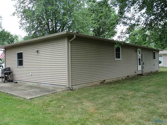 3rd image of 105 Greenlawn Dr