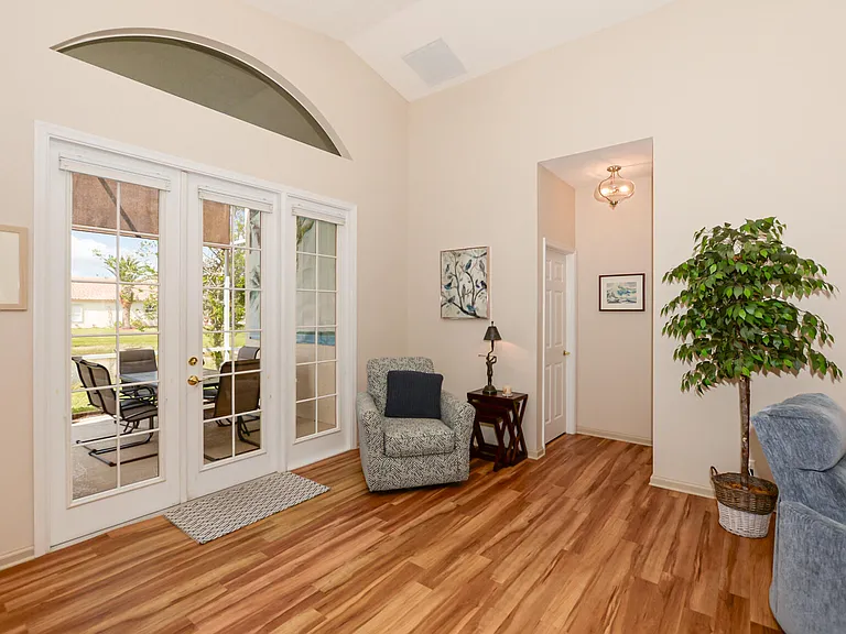 421 NW Sunview Way — Photo 11