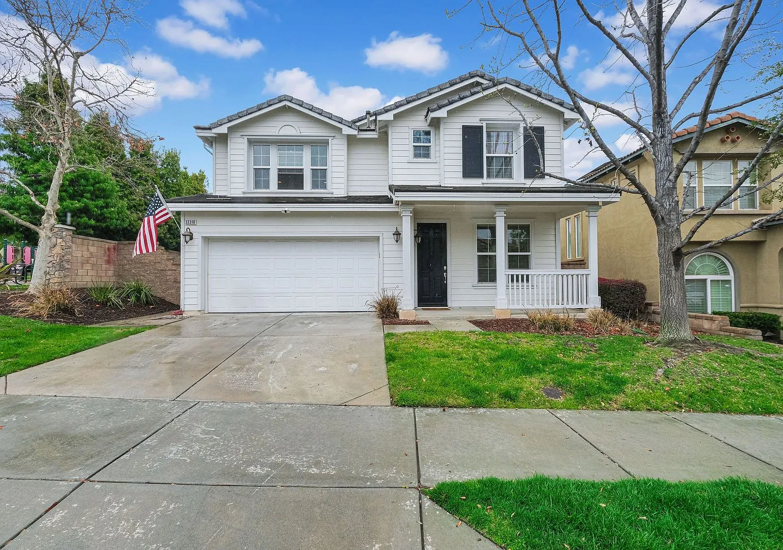 Spacious 2-Story 3-Bedroom Home in Chapman Heights' Aberdeen HOA! — Photo 1