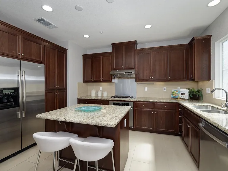 241 Okeefe Way — Photo 7