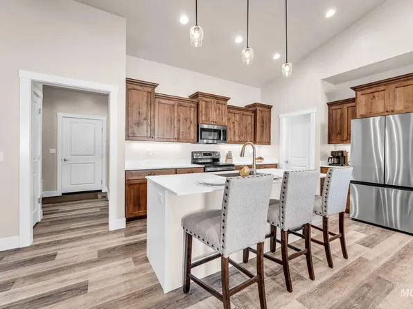 1512 Bird Farm Dr, Jerome, ID 83338