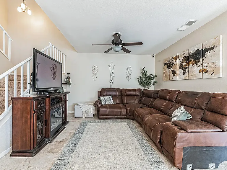 2441 Heatherwood Ct — Photo 3