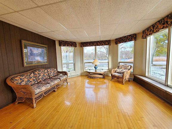 5th image of 561 Wis River Dr