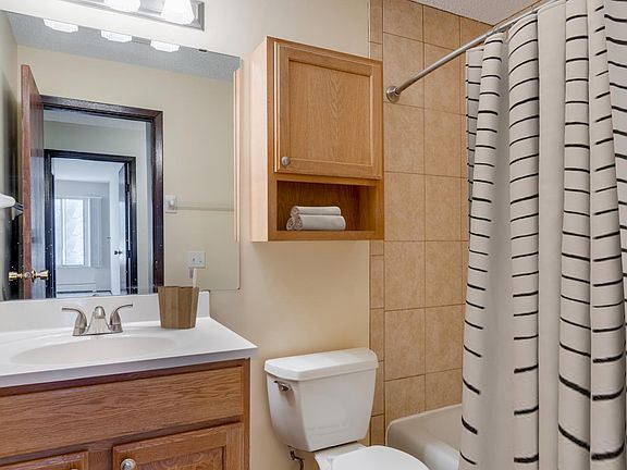 5th image of 1061 Montreal Ave APT 216