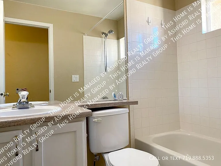 1450 Courtyard Hts — Photo 14