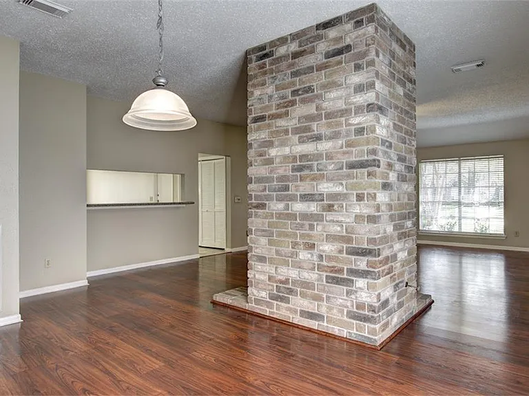 11 Cottage Grove Pl — Photo 10