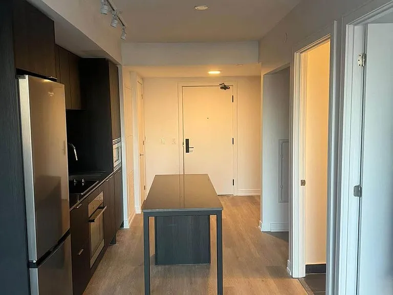 1 Jarvis St #428 — Photo 6