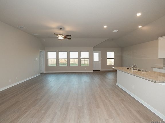 3rd image of 6831 Lime Rock Bluff
