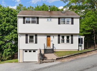 35 Mumford St, Coventry, RI 02816