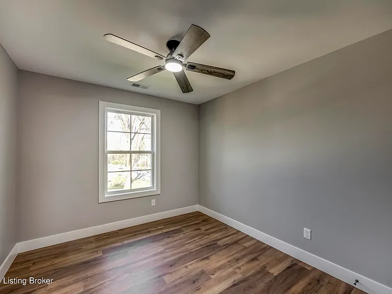 114 N Elm Grove Ave — Photo 29