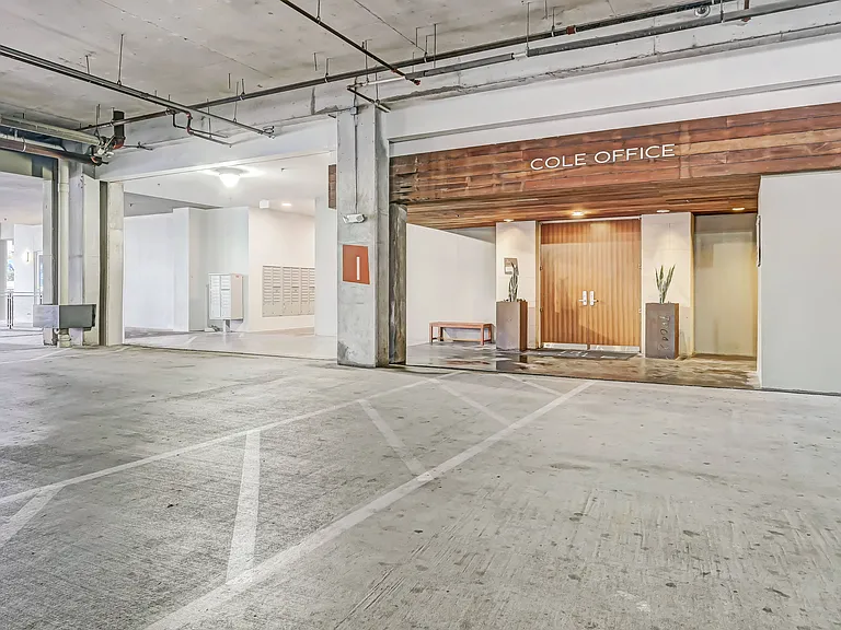 Leasing Office/Garage