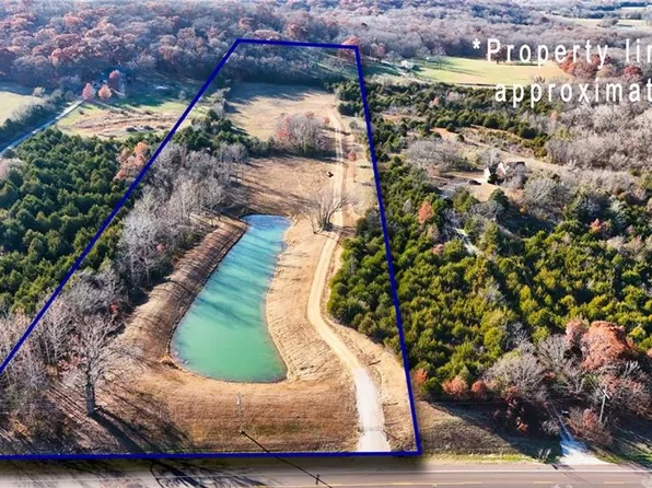 10 Acres Rd E #1700, Baldwin City, KS 66006