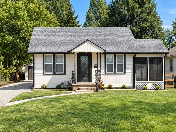 1129 S Dodgion Ave, Independence, MO 64050