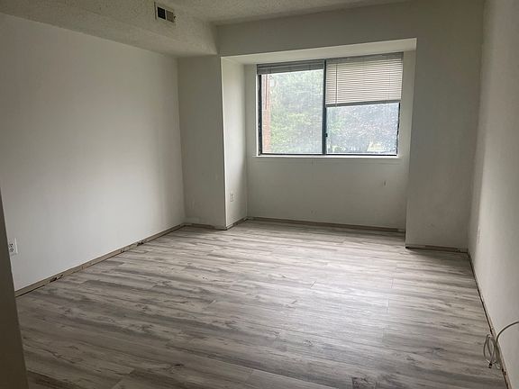 4th image of 520 Edison Glen Ter Building 5