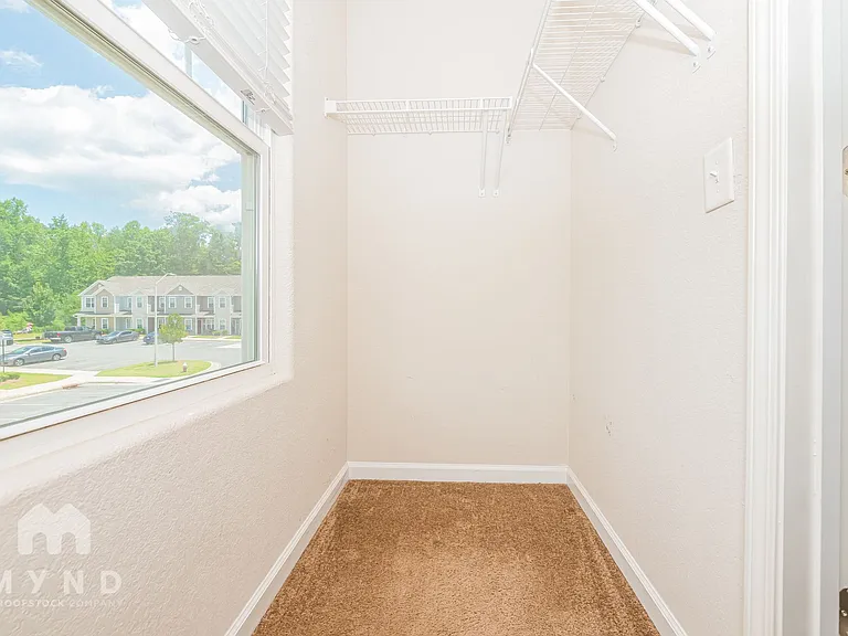 250 Yorktown Ln — Photo 13