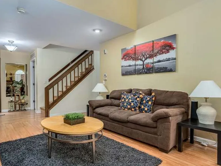 249 Brittany Dr — Photo 11