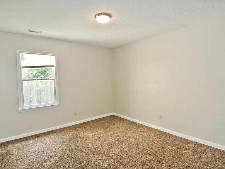 1212 Highland Ave #D — Photo 8