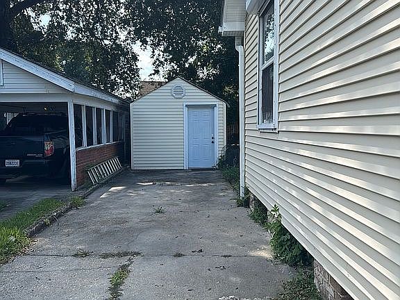 3rd image of 200 Claiborne Ct