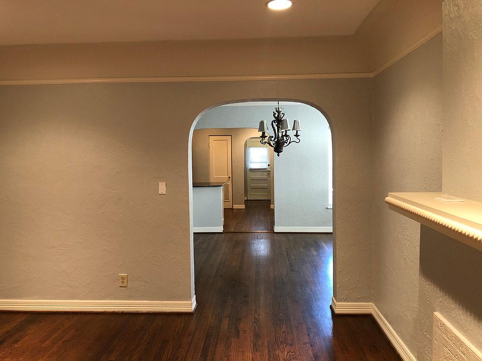 1st image of 4513 Emerson Ave #B