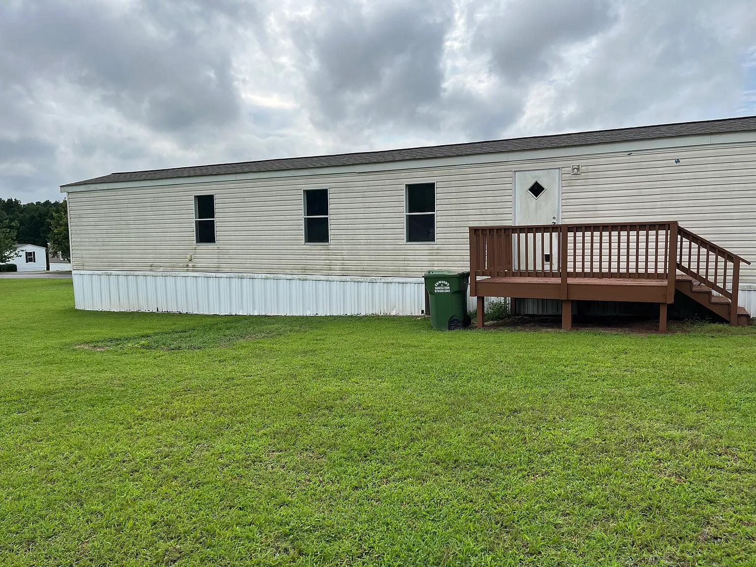 3 bed, 1000 sqft, $1,300 — Photo 3