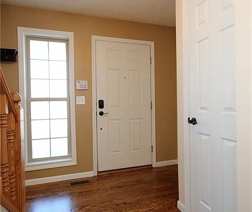 4th image of 463 Lake Haven Ct