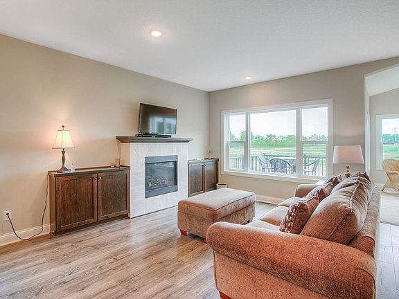 4th image of 1024 Trebbiano Ln S