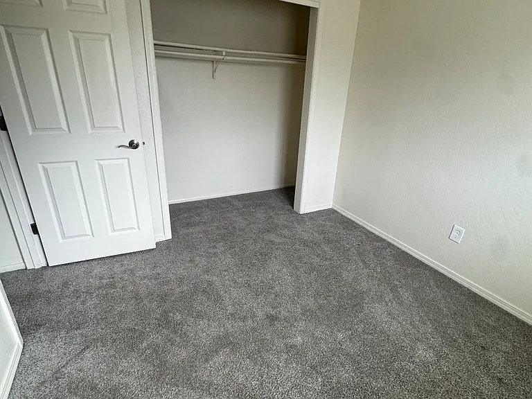 1101 Eagle St #204 — Photo 6