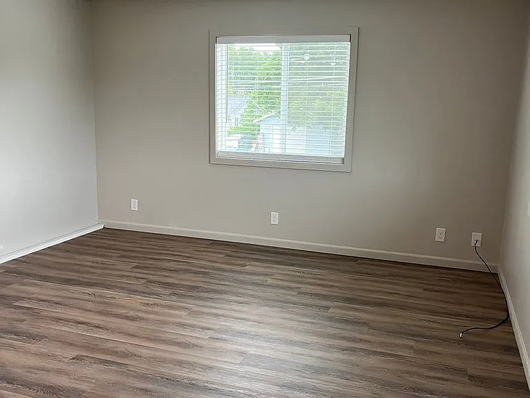 1404 Toole Ave — Photo 22