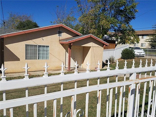 1st image of 3423 Rubidoux Blvd