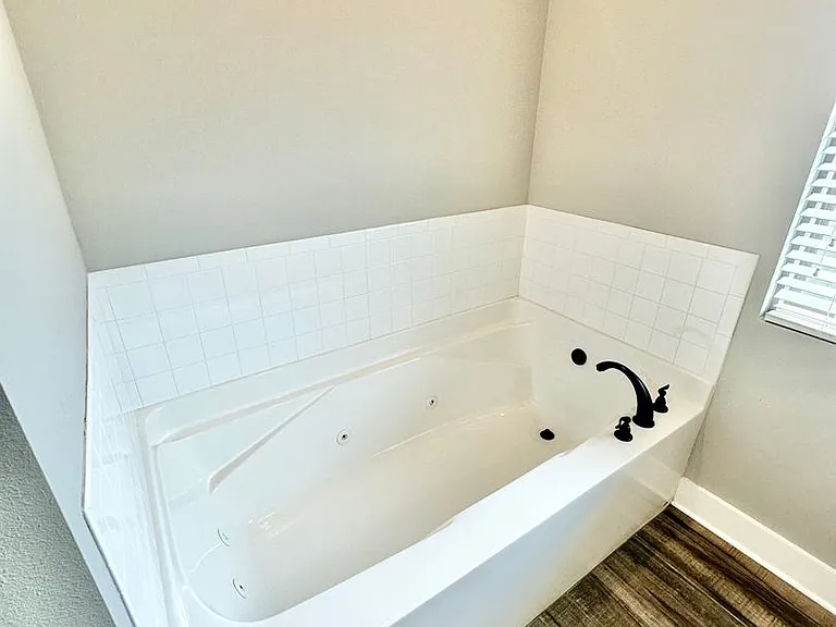 1180 French Quarter Way — Photo 35